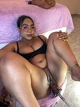 Esmeralda_Duarte - Play with this pussy with me! 🔥