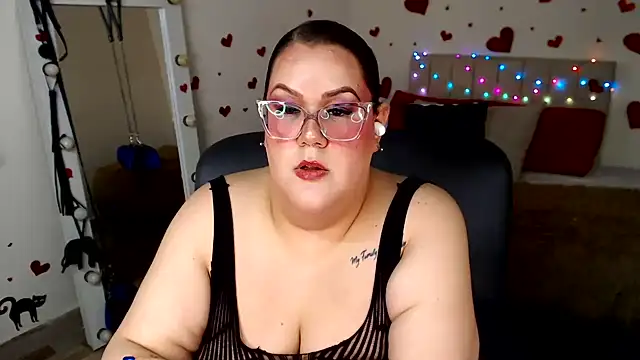 GiannaMorrys - 👻 My Pussy need Attention👉Tip Here 😻
