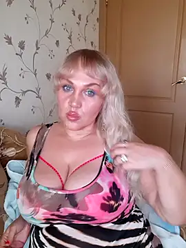 IsabellaBoni - Spank ass×25 and fingers