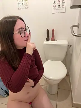 Ana_Delacour - JE ME DOIGTE ASSISE SUR LES WC ✌️🐱