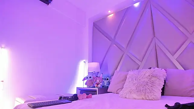 MarieLennox - SUCK YOUR FINGERS + PLAY WITH BOOBS! 😋