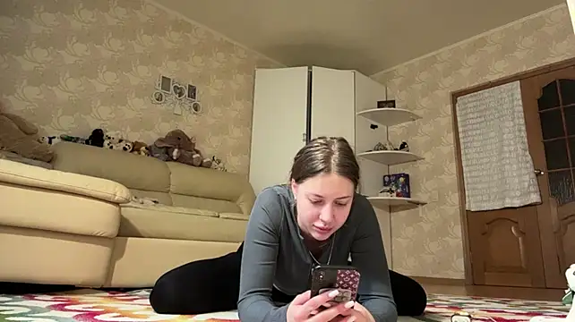 EhtelAngelbeck - zoom in on the face