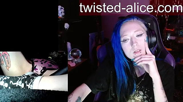 Twisted_Alice - fingering