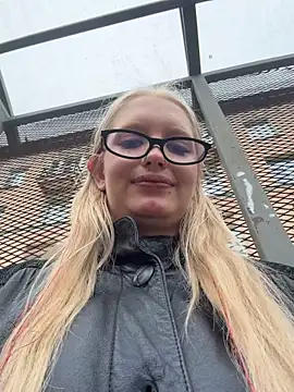 Elfi_InPublic - Camel toe+little tease pussy lips