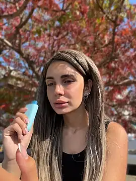 SandraCarter - Show ass in public park