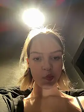 AshleyMur - naked show