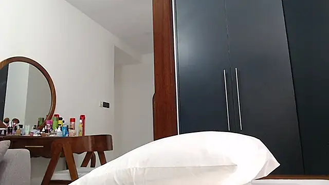 Katt008 - naked cum squirt