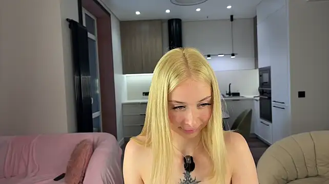 LumiyaSunny - wet my top
