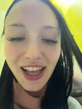 EliteBitch - let’s see my naked tits + hard slap💋