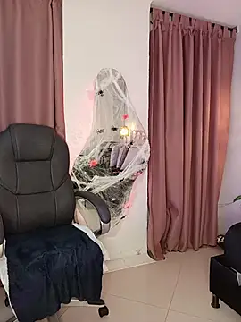 Tanisha__lux - pen ass + spank the ass