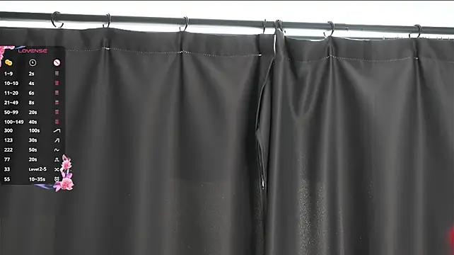 SweetiDevil - 💖take off my skirt+spank my ass💖