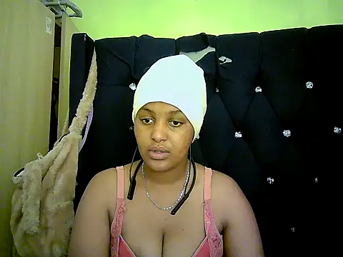 Swthoney12 - am new make me cum love........