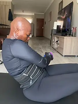 Miss_LaToYa - Join me for my gym workout session 😈