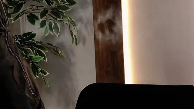 EmyHilton - 🥵💥Boobs teasing topless 💥🥵