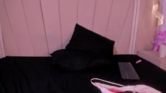Aurora_Dalton__ - Finger in my pussy + control 3 min