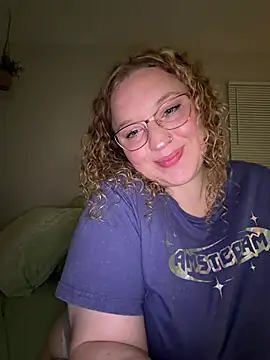 EmmieRae - Keep my pussy nice and wetttttt 🥵💦😈🥰