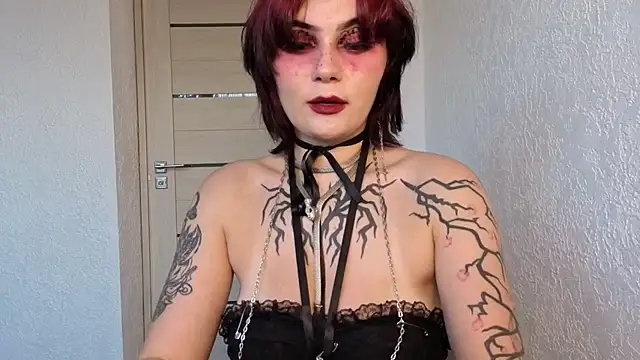 IntrigueYourDay - Show boobs
