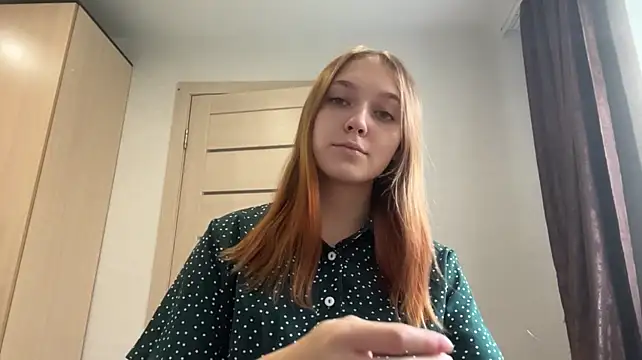 Arimy - Show feet upclose