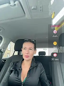 Missolivia_x - Boobs out & suck toy👅
