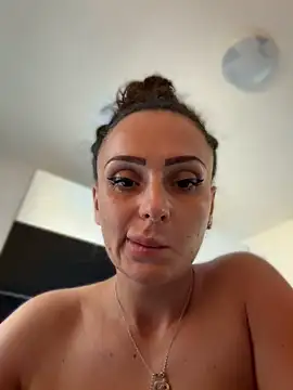 Caramellaa - Destroy my pussy🫦💦