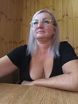 SWEETTbitch - Topless 2 minutes