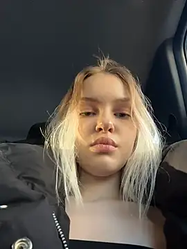 AshleyMur - play with nipple piercing