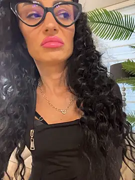 FeetVibe - 💅Toe Wiggle Show