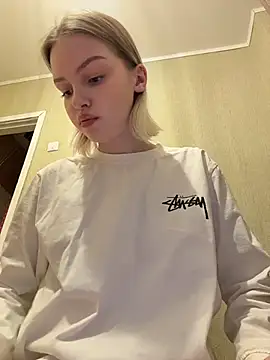 AshleyMur - play with nipple piercing