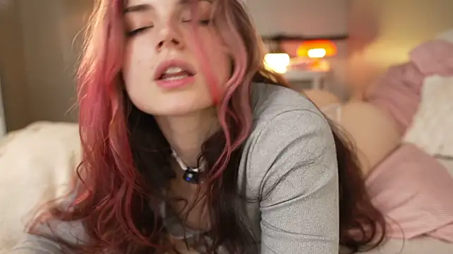 Dolly_Di - Hot booty shake time