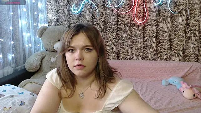 HotJenifferLove - saving money for new outfit