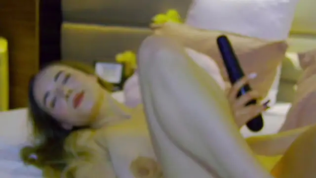 SandraHaze - Zero clothes, 100% pure mischief