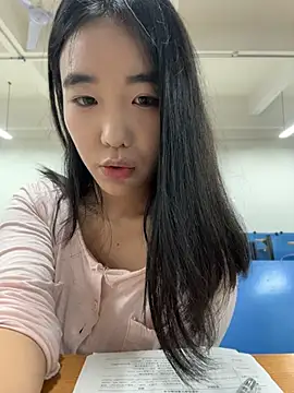 Lucy2027 - 在教室娇喘淫叫学长x草我