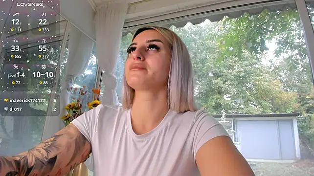 Ella_Vee