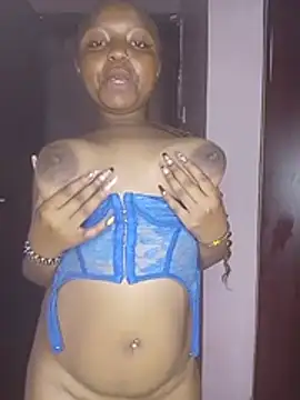PetitePeachyy - Anal show
