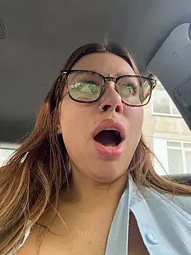 Jucie_Boom - SPREAD HIPS AND SHOW PANTIES IN CAR🤫