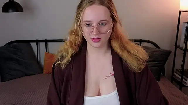 AngelaMoorre - A sweet blowjob for you