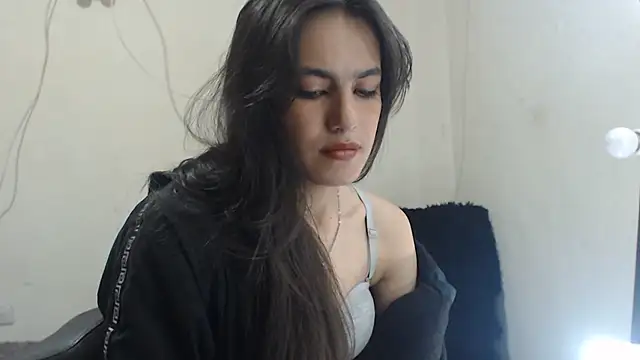 Skinny_sweet2411 - show ass and pussy open oil