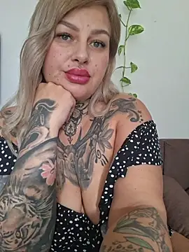 CandyCurvess - hot vid LT
