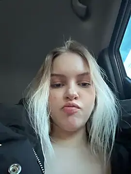 AshleyMur - play with nipple piercing