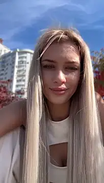 KikiWatson - Show naked ass in public ❤️