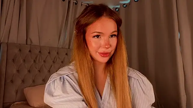 Tracy-Taylor - unfasten the buttons