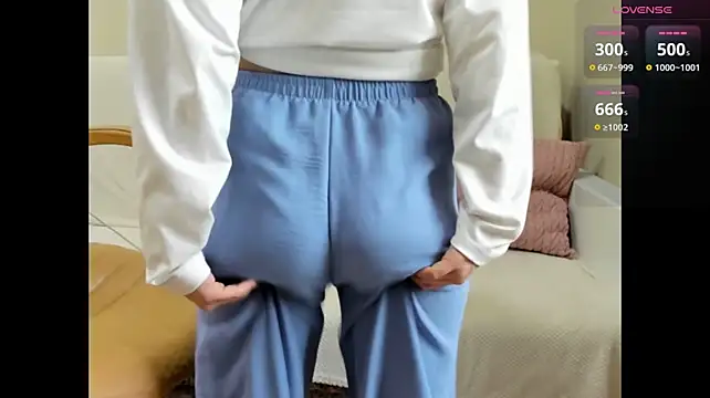 ErlinaBuoy - Flash my sexy ass