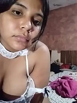 ESMERALDA1331 - Soy nueva jiji