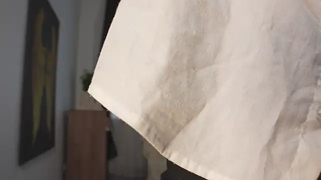 OnieClose - Take off my Skirt to enjoy my ass