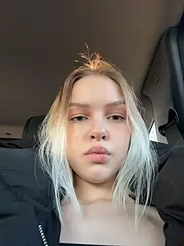 AshleyMur - play with nipple piercing