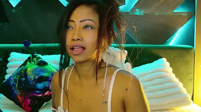 ElyaQuinn - Make Elya Wet!