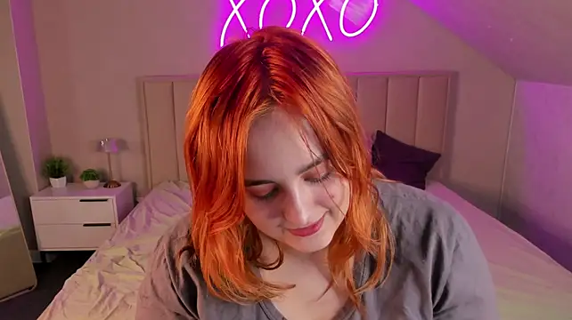 Alica_Keller - Squeeze ass