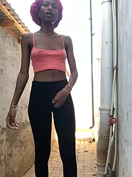 Caramel102004 - Get naked outside
