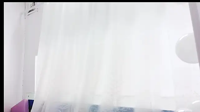 Chenniangniang - 新人主播，平时正经内心是个大骚货，背着老公直播，求大家狠狠开发骚母狗，缺个小粉