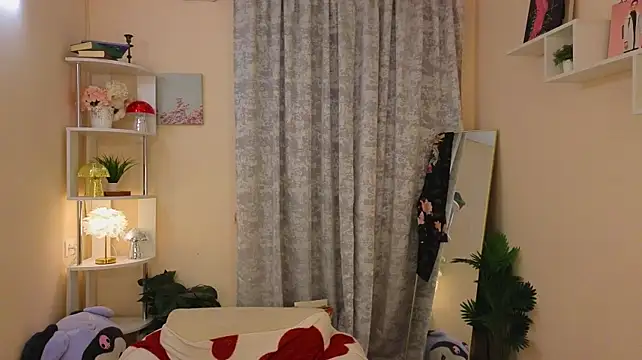Ivybless - Playing you with tiny soft feet in oil